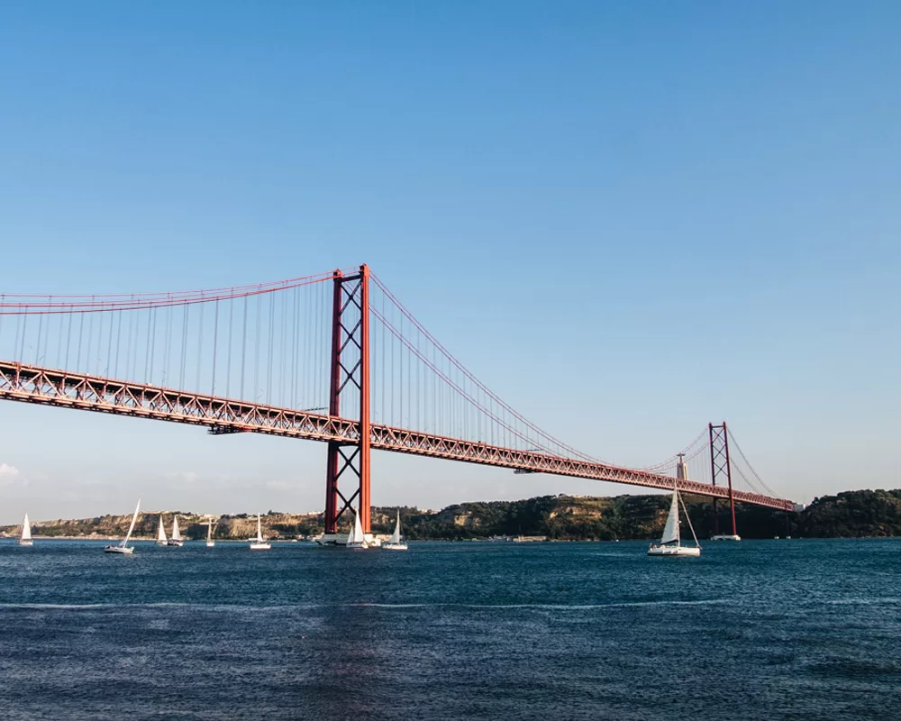 Ponte 25 de Abril v Lisabonu