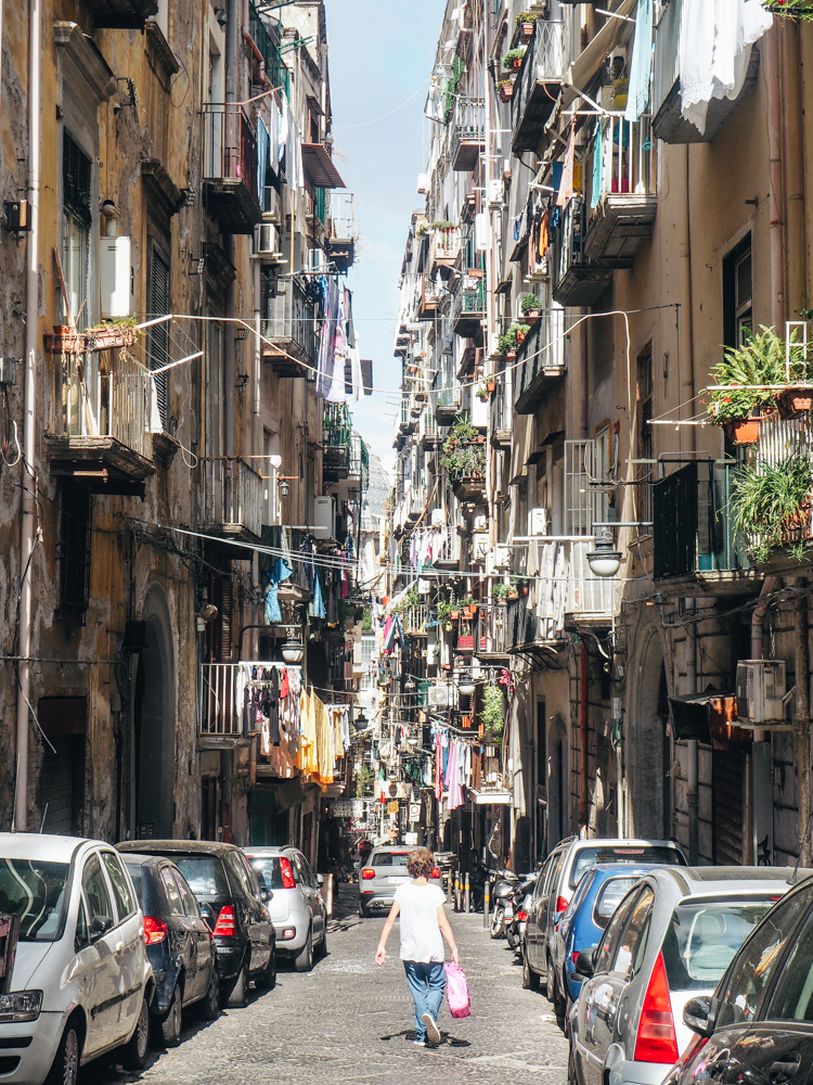 Španělská čtvrť v Neapoli - MISS TRAVEL FAIRY