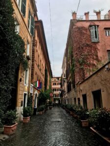 Řím, co v průvodci nenajdete:Krásná ulička Via Margutta