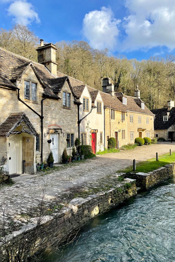 Castle Combe v Cotswolds, Anglie