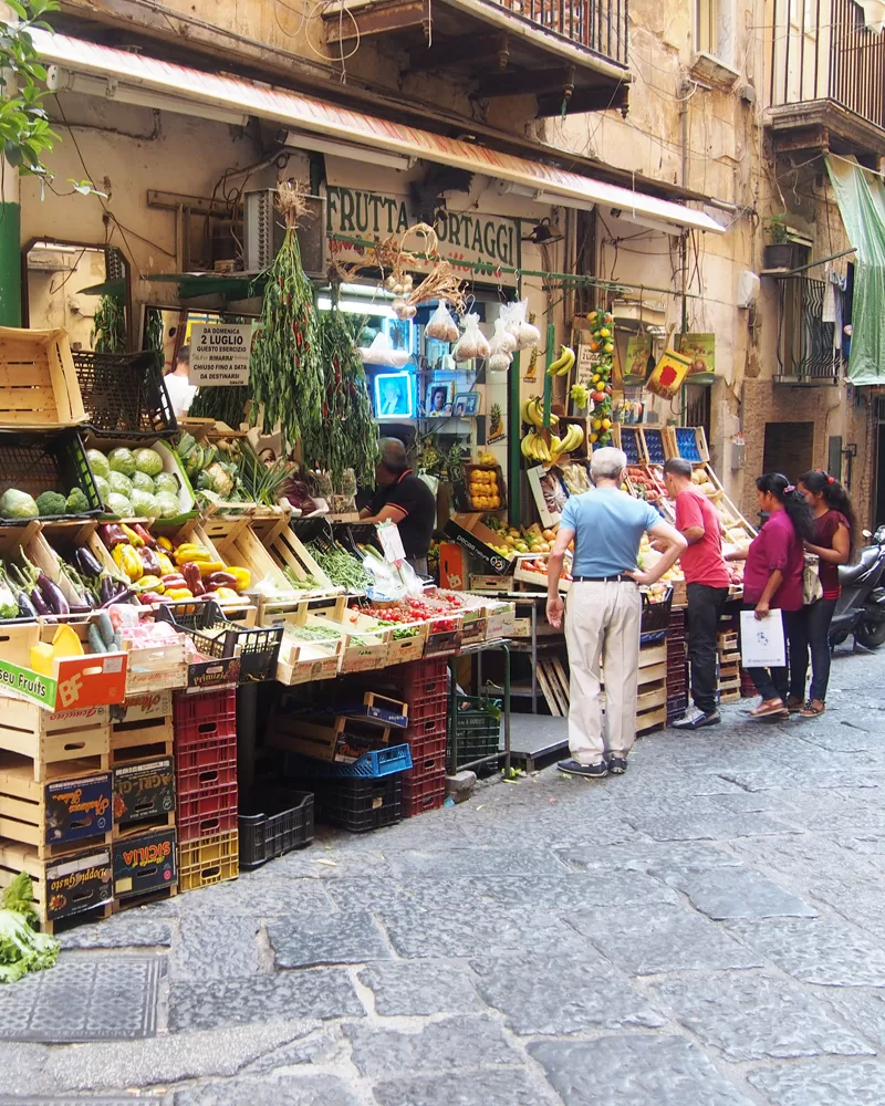 Lokální obchod v Spaccanapoli