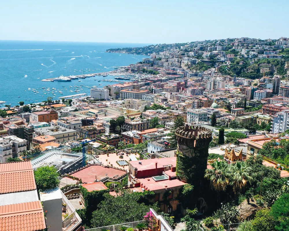 Výhled na Neapol z Villy Floridiana