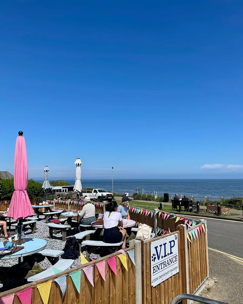 Výhled z kavárny v městečku Overstrand