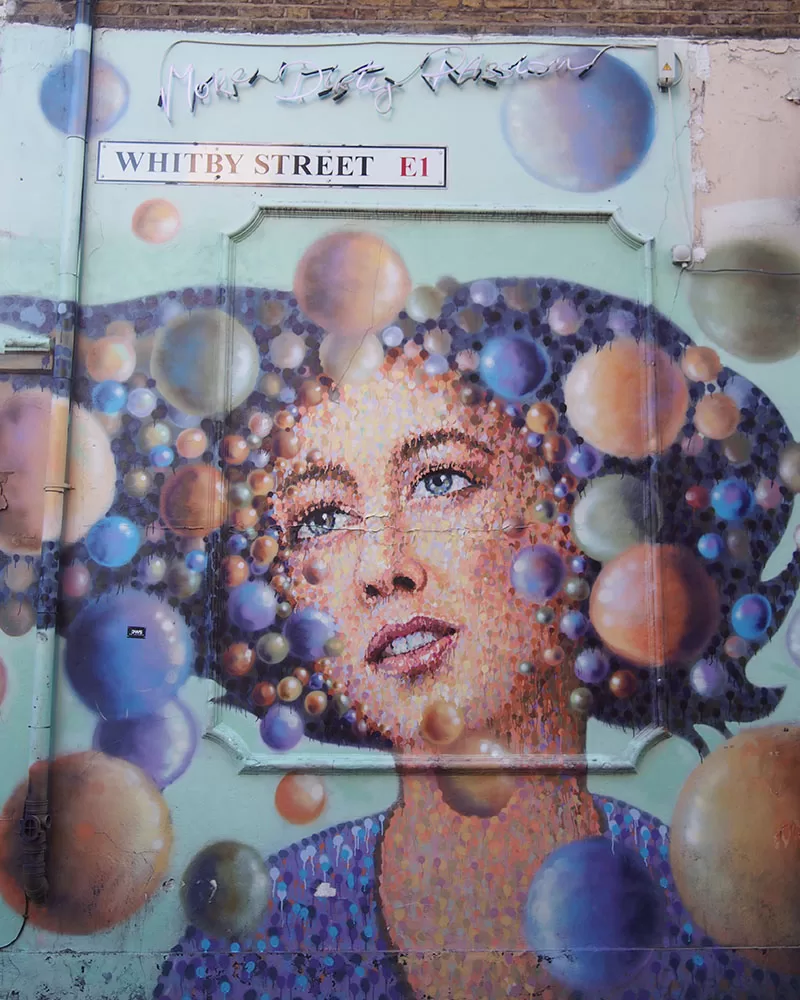 Street art ve čtvrti Shoreditch v Londýně