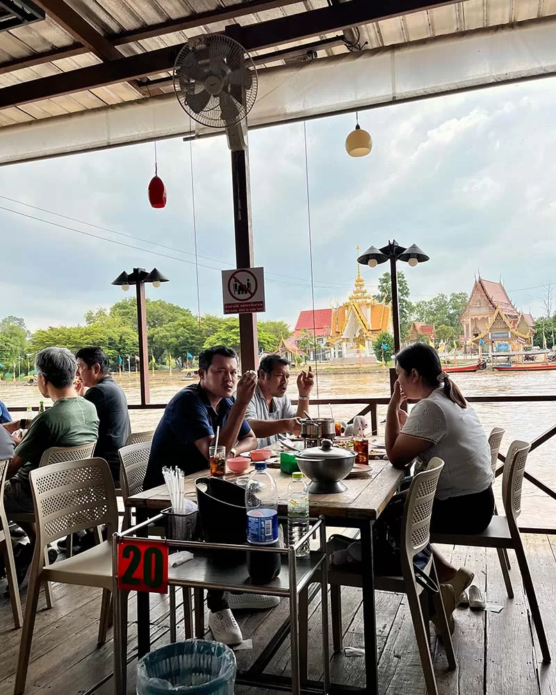 Restaurace v Ayutthaya