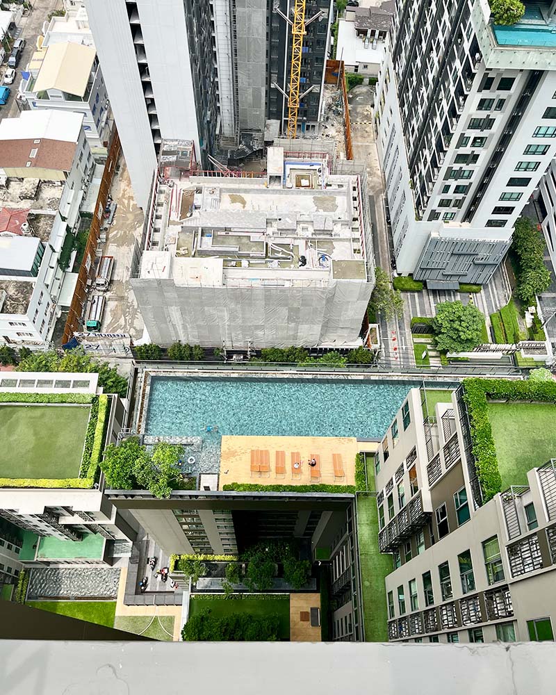 Výhled z 30. patra našeho ubytování v Bangkoku