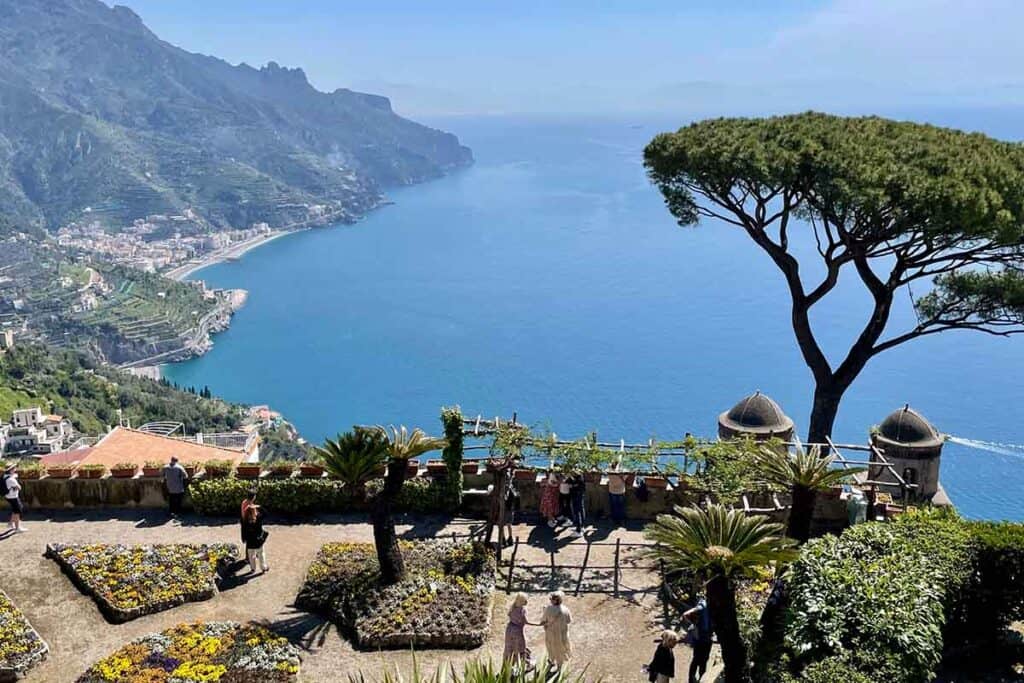 Městečko Ravello na Amalfi pobřeží