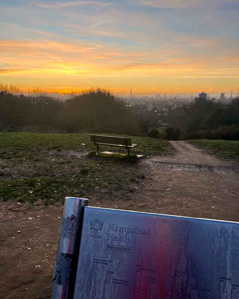Ranní procházka po Hamstead Heath, Londýn