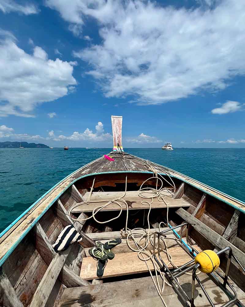 Pronájem long tail boat, Krabi